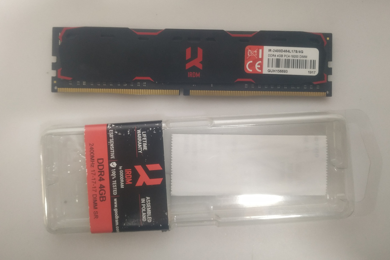 Оперативна пам'ять Goodram DDR4 4GB 2400MHz Iridium на запчастини, фото 1