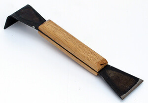 Стамеска чорна з дерев'яною ручкою 200 мм