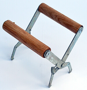 Захоплення для рамок з оцинкованої сталі з дерев'яною ручкою