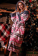 Махровый женский халат с оленями розовый с серым с капюшоном длинный