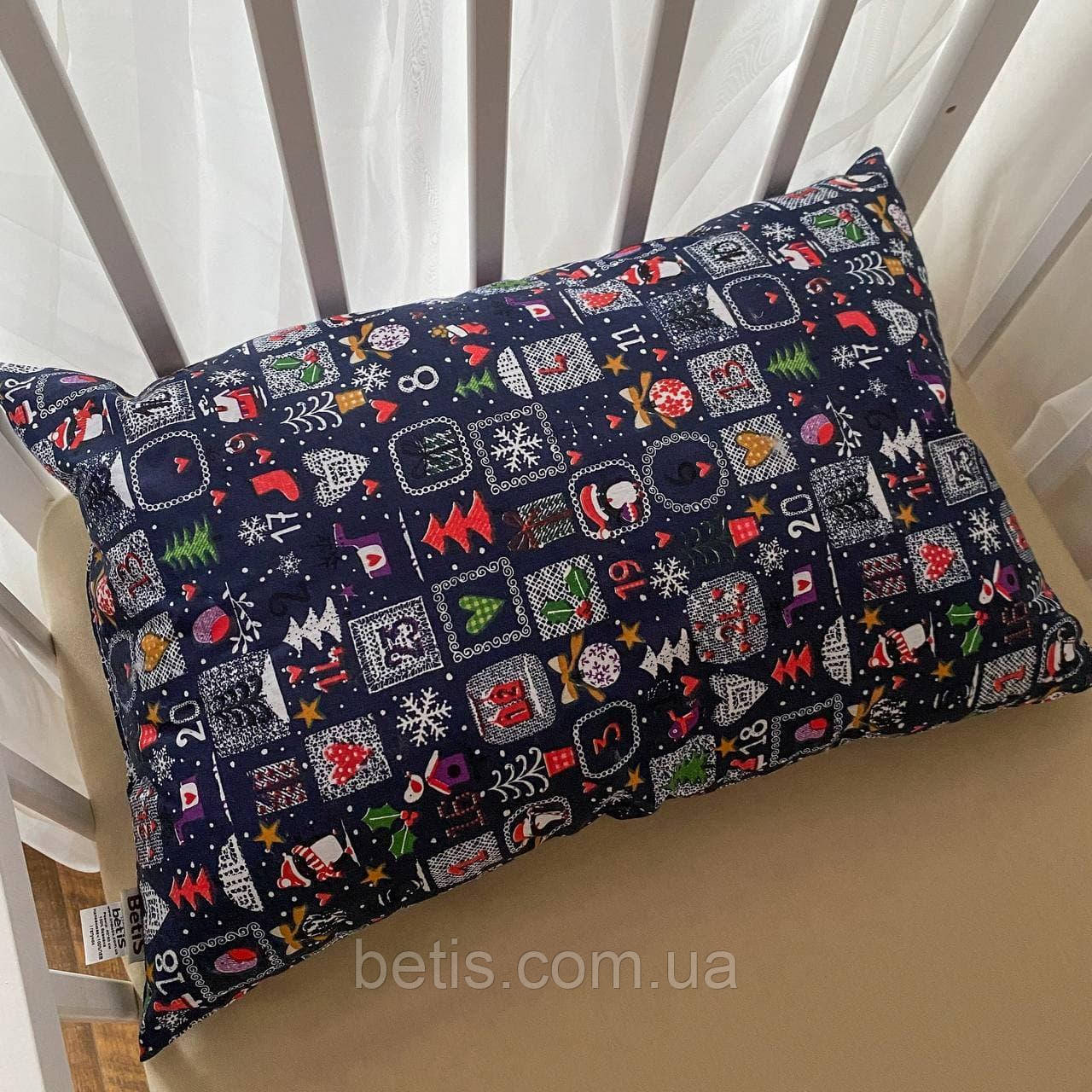Подушка для малюків 12 + "Новий рік" Синій Ранфорс,наповнювач-аеропух арт.27690001  40*60 см.(р)