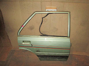 No115 Б/у Двері задня права для Nissan Sunny B11 1982-1987