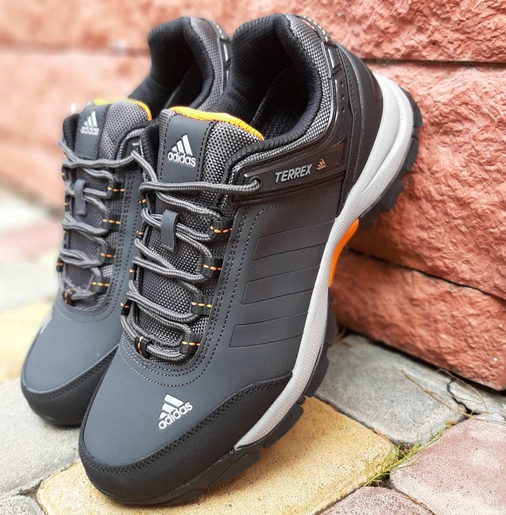 Зимові чоловічі кросівки Adidas Terrex євро-зима термоподкладка на флісі сірі з поморанчевим. Живе фото