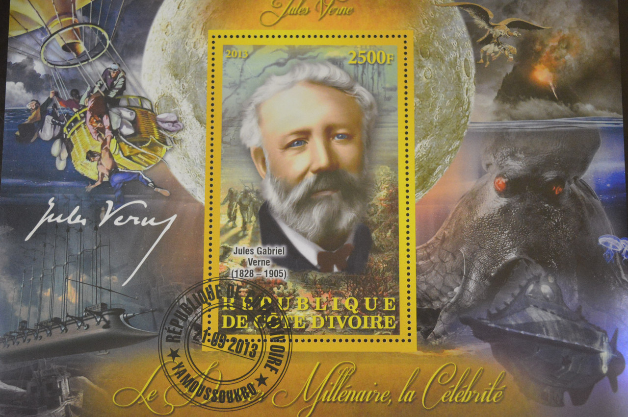 Кот Д'івуар. Марки. Історія. Особистості. Блок. 2012 рік (В-5)