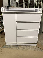 Комод з пелинальним столом