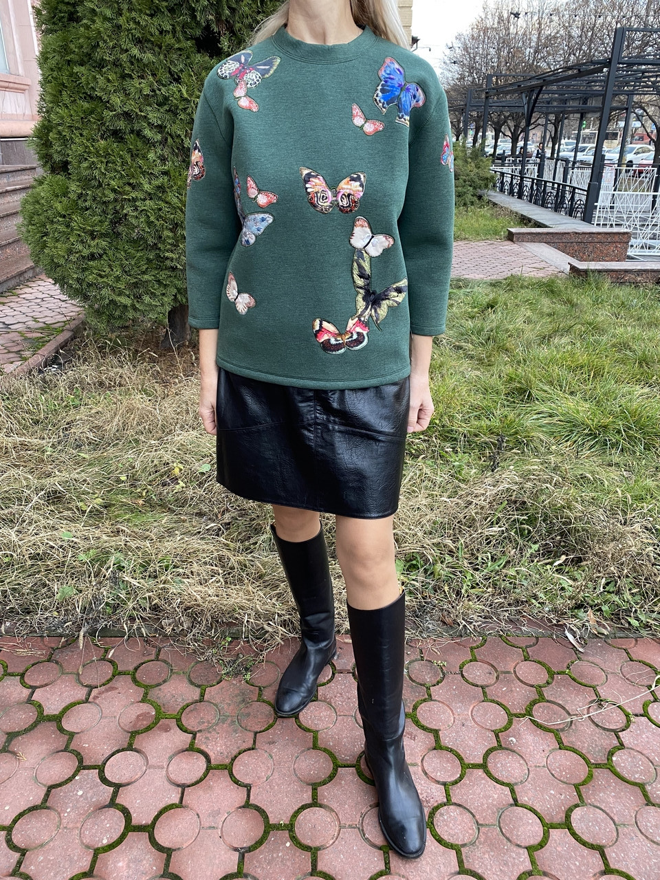 Світшот жіночий зелений аплікація метелика