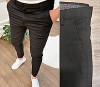 Зауженные мужские брюки черного цвета с фактурой, Мужские классические брюки чёрные турецкие стильные