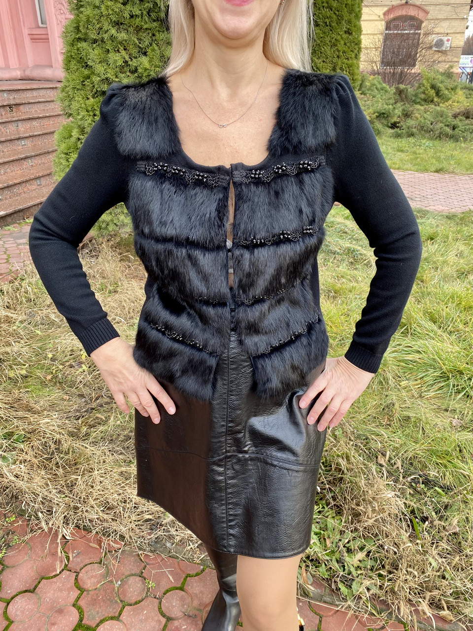 Кофта жіноча чорна з натуральним хутром кролика на гачках, фото 1