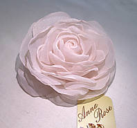 Брошь цветок из ткани ручной работы "Нежно-розовая чайная роза"