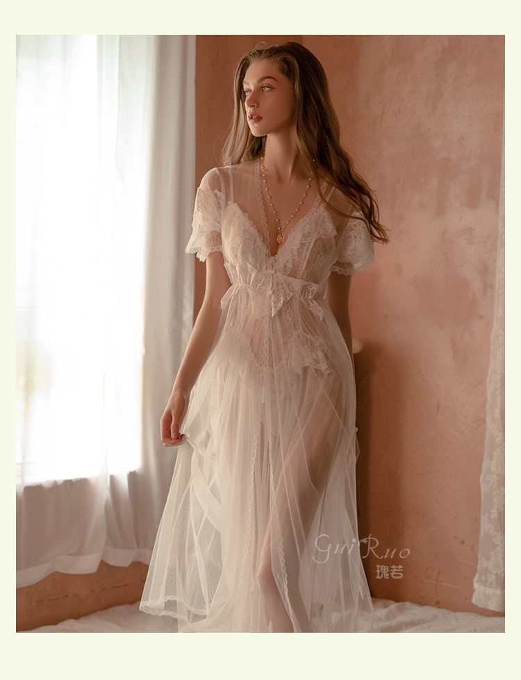 Довгий мереживний халат