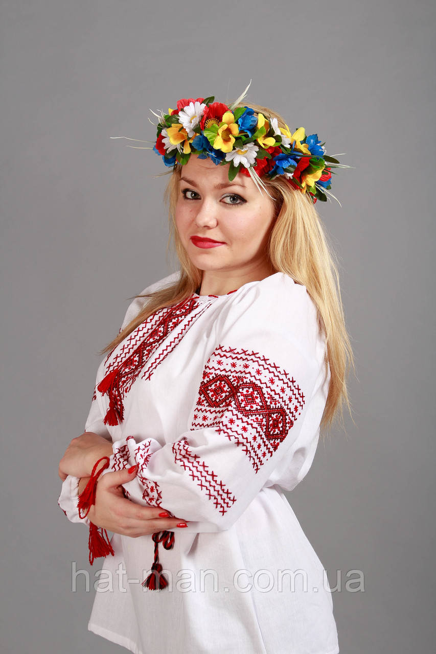Блузка ручної вишивки, червоні орнаменти