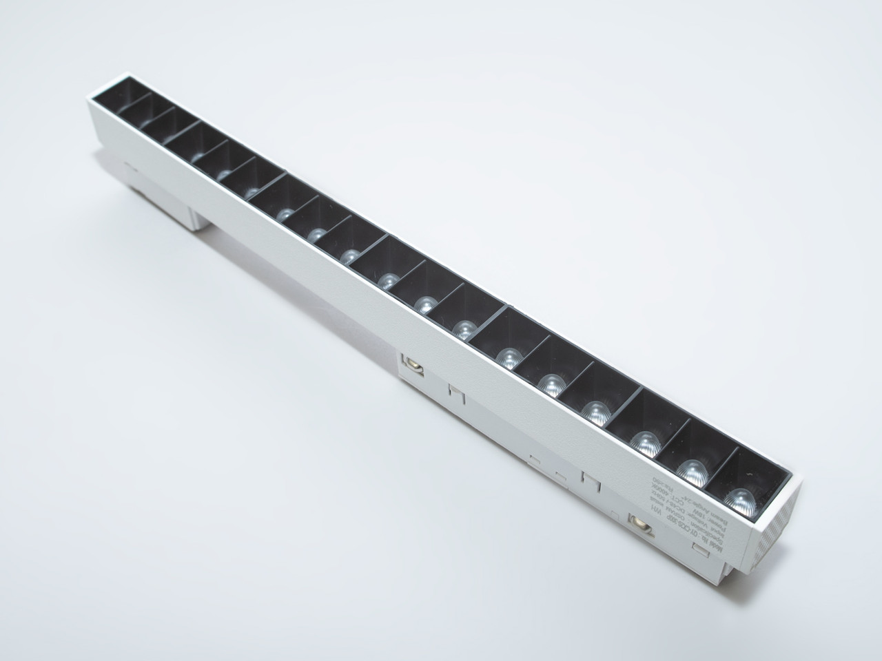 Світильник для магнітної трекової системи 18 Вт QY-CX20-300P-WH