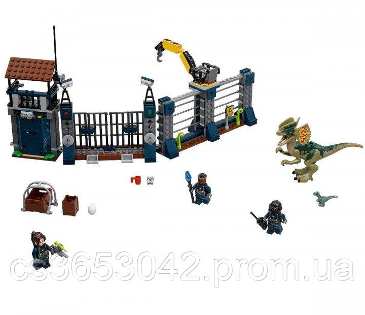 Конструктор LEGO Jurassic World Нападение дилофозавра на сторожевой пост 75931 - фото 3 - id-p1536155734