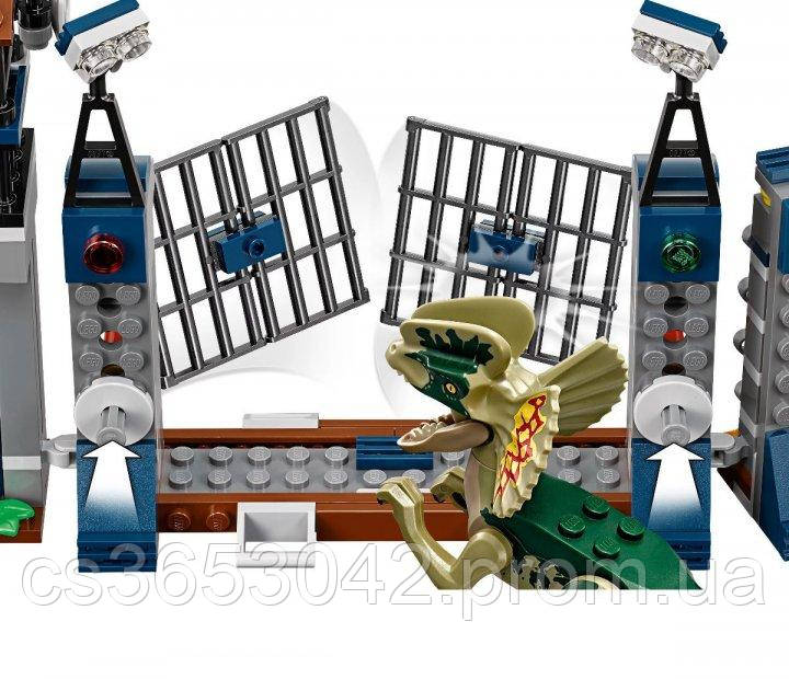 Конструктор LEGO Jurassic World Нападение дилофозавра на сторожевой пост 75931 - фото 5 - id-p1536155734