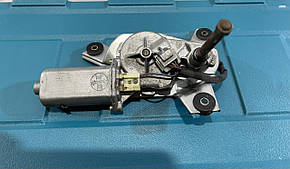 Моторчик склоочисника дверей багажника Mitsubishi Pajero Sport 1 1997-2008 MR221228