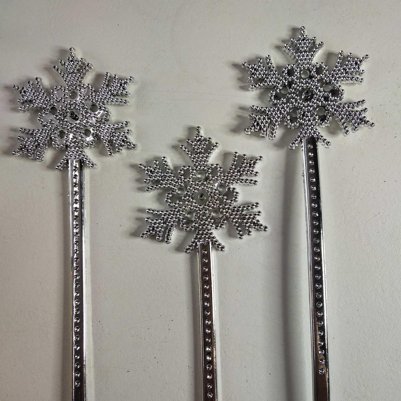 Чарівна срібляста паличка у формі сніжинки 1 шт., фото 1