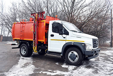 Сміттєвоз 7,5 м3 з боковим механічним завантаженням  на шасі ГАЗ С41R13