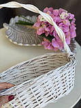 Плетена кошик для подарунків у білому кольорі, фото 3