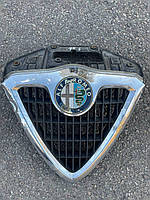 156017393 Решітка радіатора Емблема Alfa Romeo 156 б/у