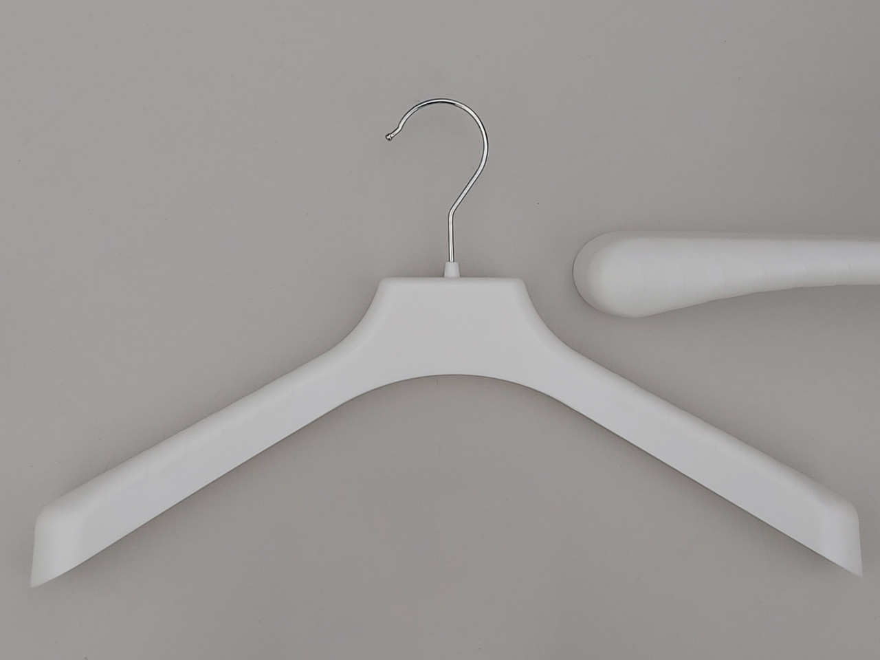 Плічка вішалки тремпеля V-PL42 білого кольору, довжина 42 см, фото 1