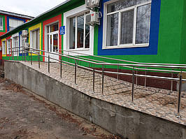 Нержавеющий пандус для колясок. Наши специалисты сделают быстрый расчет пандуса. 3