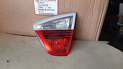 BMW E90 задній внутрішній стоп правий 2006-2008 USA