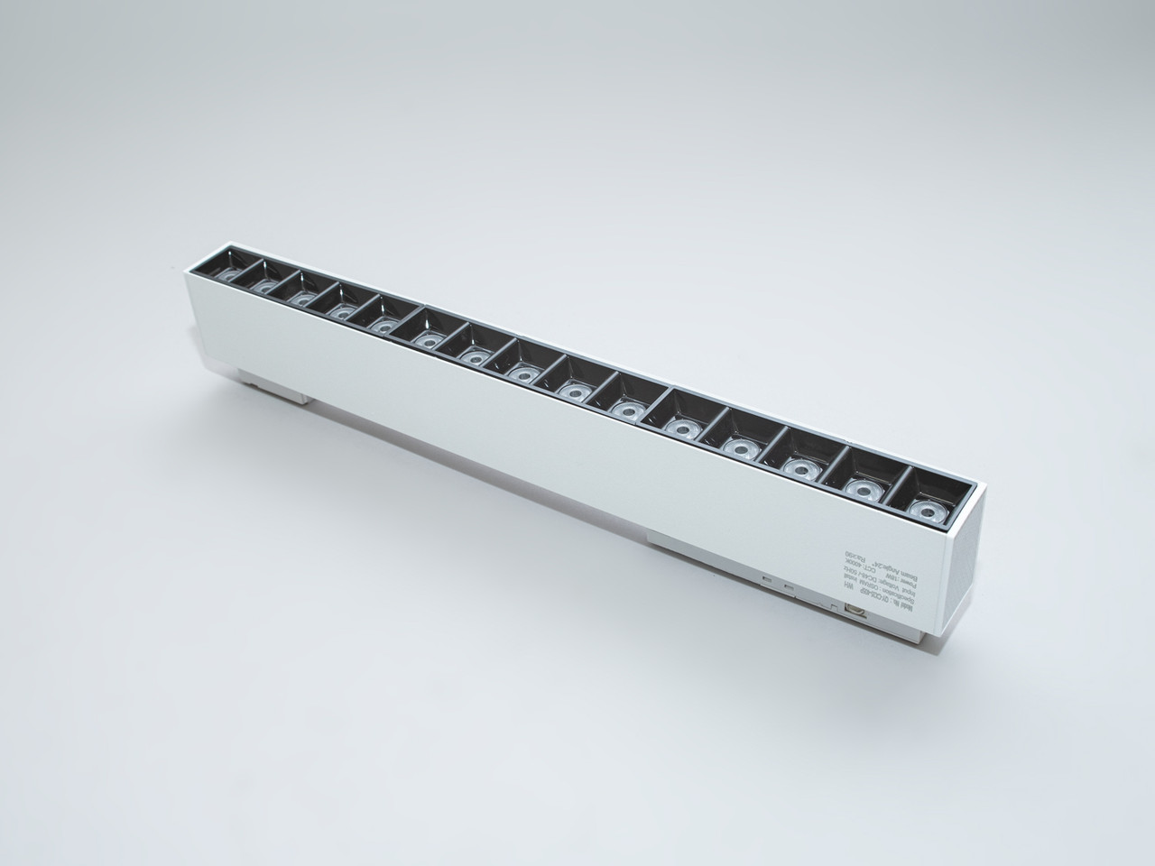 Світильник для магнітної трекової системи 18 Вт QY-CX35-405P-WH