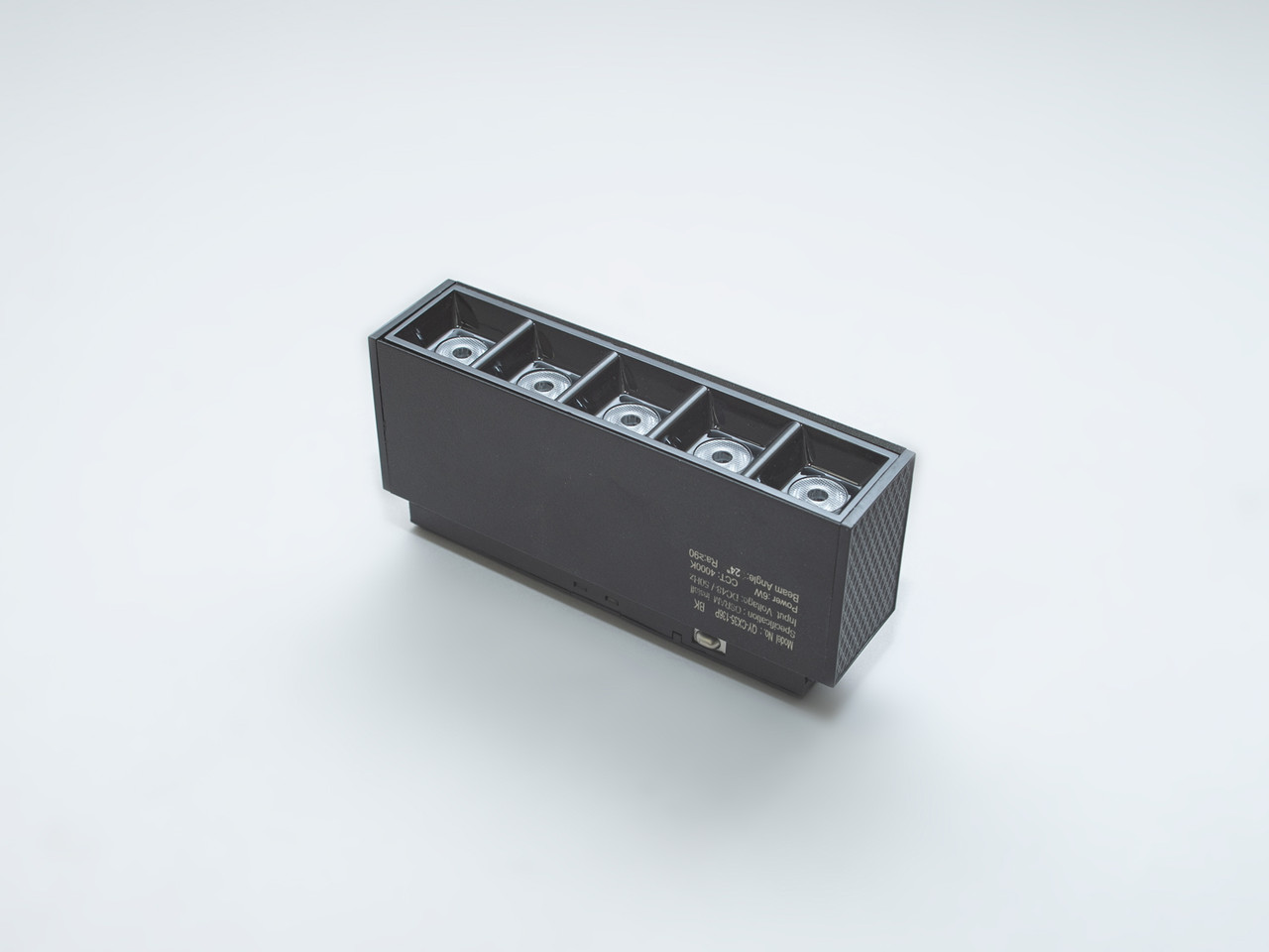 Світильник для магнітної трекової системи 6 Вт QY-CX35-136P-BK