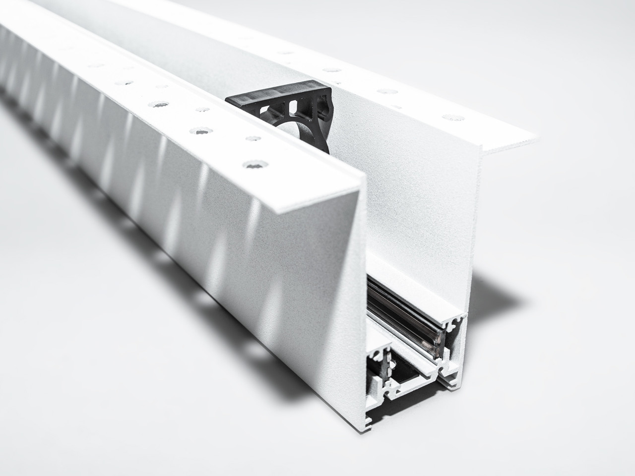 Рейлінг-шинопровід для магнітної трекової системи, для прихованого встановлення, 2 м QY-CX101W-35-2M-WH