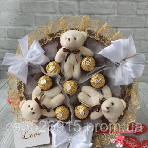 Букет из игрушек и конфет сладкий подарок детям из ферреро роше и ...