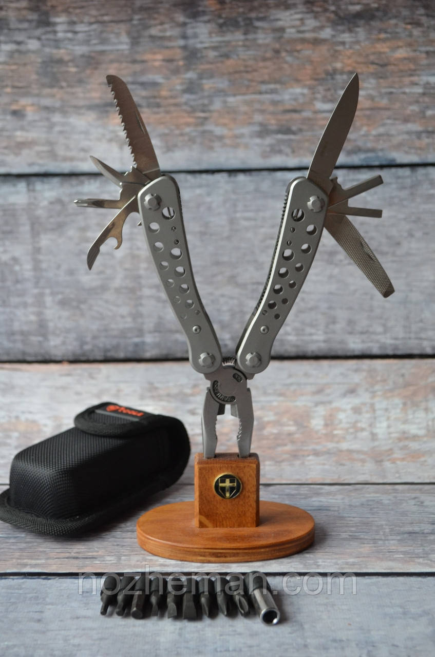 Мультитул, багатофункціональний ніж (11в1), має різні і по-справжньому корисні інструменти