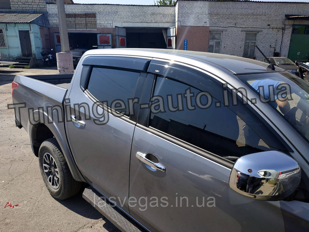 Вітровики, дефлектори вікон Mitsubishi L200 2015-2025 (Тайвань), фото 1
