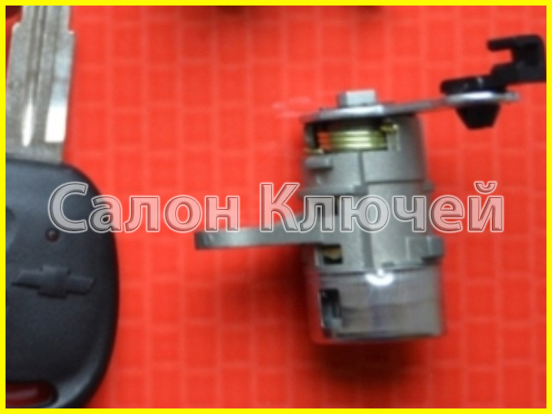 Личинка правої двері Chevrolet AVEO T200 T250 T255 GM 96801559 (Оригінал не китай)