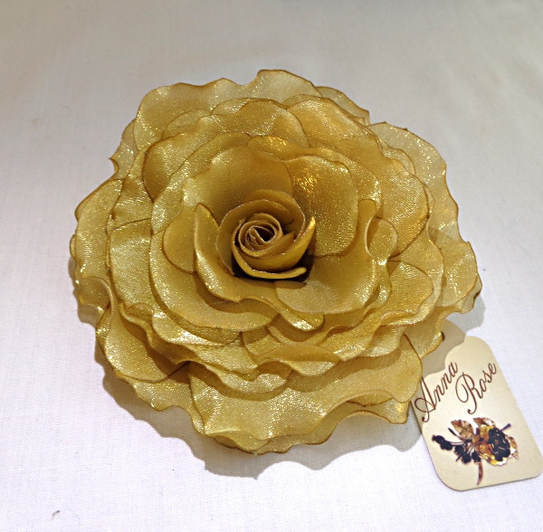 Брошь квітка з тканини ручної роботи "Золота кучерява троянда"
