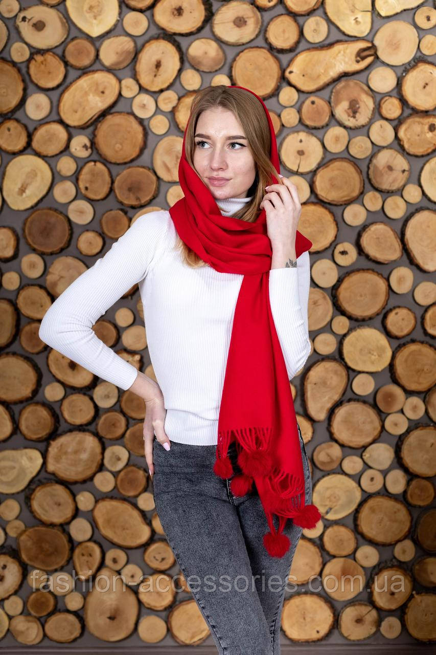 Палантин однотонний жіночий стильний теплий із бубонами з кролячого пуху красивий червоного кольору, фото 1