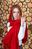Палантин однотонний жіночий стильний теплий із бубонами з кролячого пуху красивий червоного кольору, фото 5