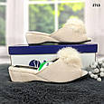 Тапочки домашні жіночі Inblu на танкетці з відкритим носком і пушком бежеві 2713, фото 2