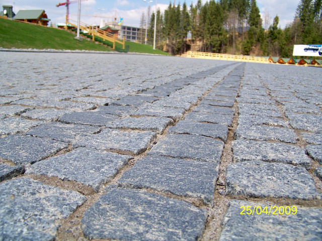 Купить Гранитная брусчатка, черная и серая оптом и в розницу от ...