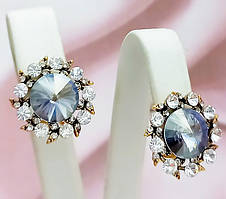 Сережки з кристалами, білого та сіро-блакитного хамелеону. Позолота. Діаметр: 19 мм. Італійська застібка.