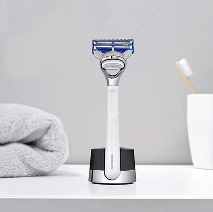 Подарунковий набір Gillette Premium (бритва Skinguard Sensitive + магнітна підставка), фото 2