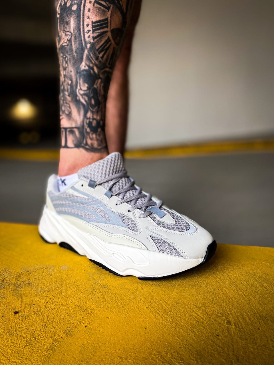 Yeezy 700 v2 cheap static for sale