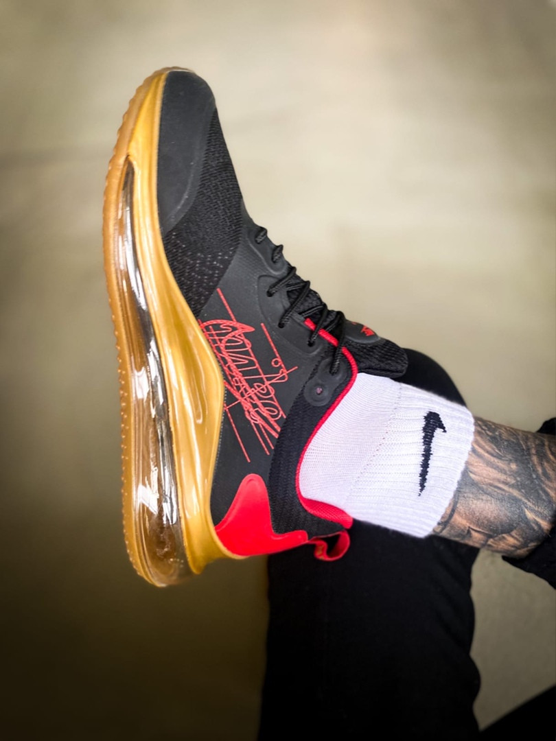 Nike sales 720 2020