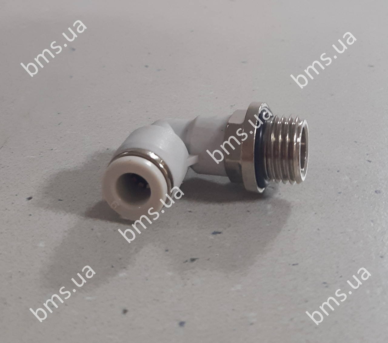 З'єднання різьбове, кут 90; 1/4" AG