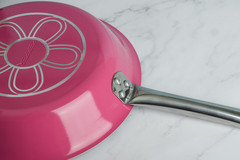 Сковорідка PR-2106-24 PINK FLOWER 24x5,0 см (+підставка), PEPPER