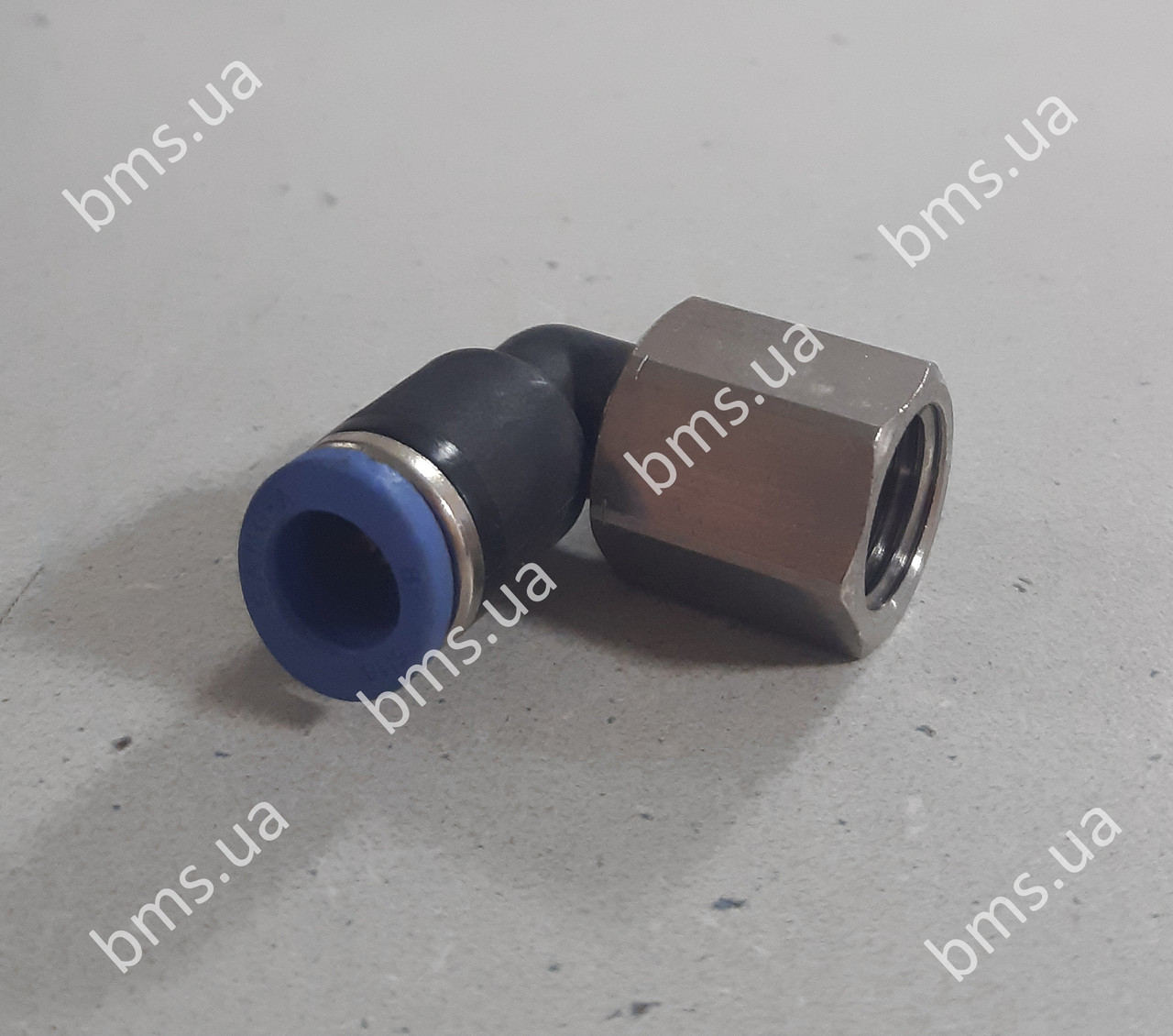 З'єднання різьбове D 1/4" IG (штекер 8 мм)
