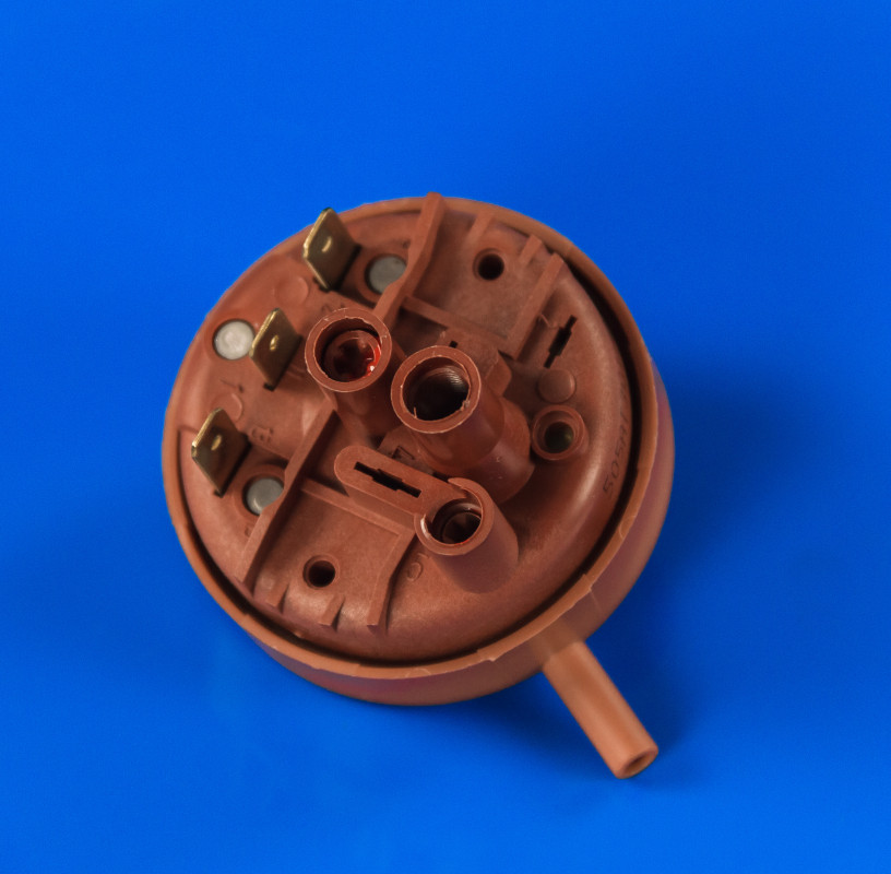 Пресостат (датчик рівня води) для пральної машини Electrolux 1528189028, фото 1