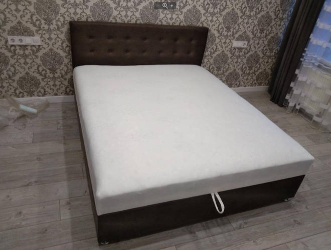 Кровать двуспальная с пуговицами и каркасным матрасом Умелые руки ...