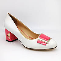 Женские белые лаковые туфли. 38 (24см)