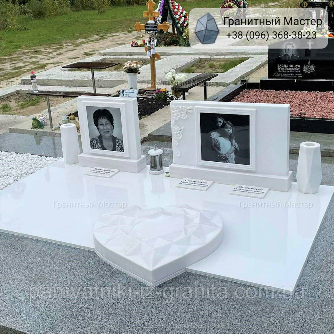 Пам'ятник сімейний з білого мармуру з портретом
