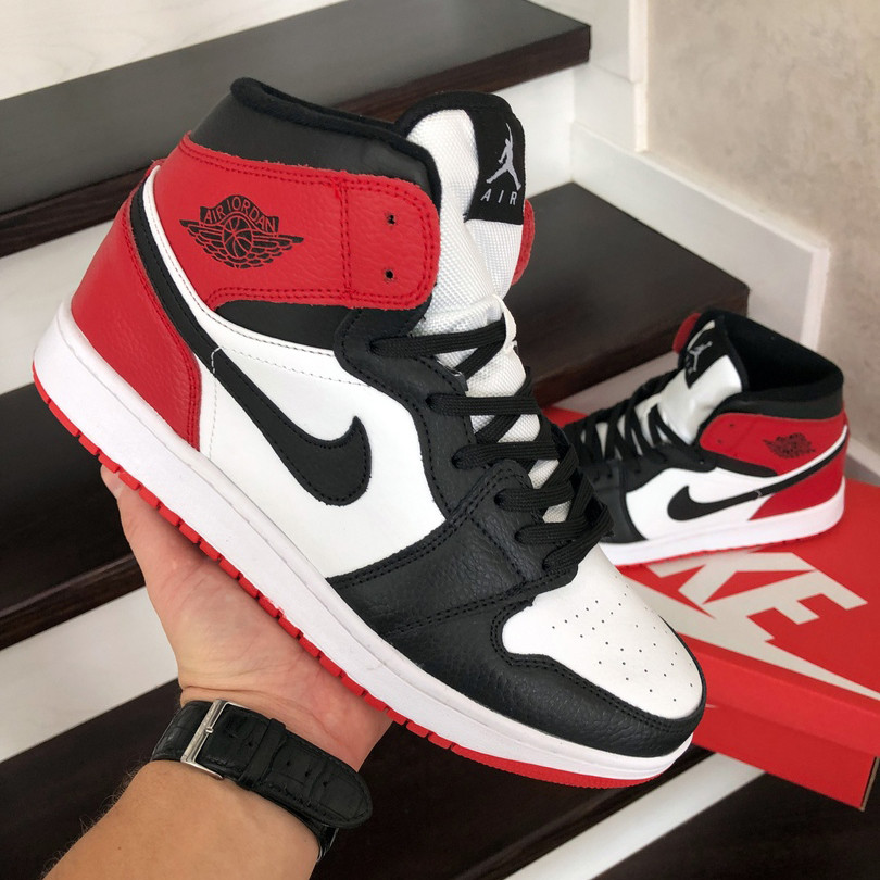 Чоловічі кросівки Nike Air Jordan шкіряні стильні молодіжні чорні білі червоні